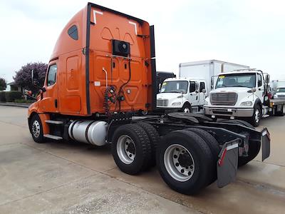 Used 2019 Freightliner Cascadia Detroit Diesel DD15 Semi Truck with Sleeper Cab for sale #807268 - photo 2