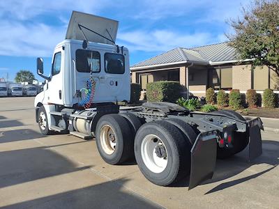 Used 2019 Freightliner Cascadia Detroit DD13 Semi Truck for sale #812919 - photo 2
