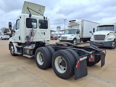 Used 2020 Freightliner Cascadia Detroit Diesel DD15 Semi Truck for sale #894211 - photo 2