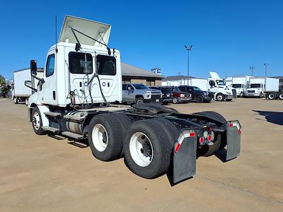 Used 2020 Freightliner Cascadia Detroit Diesel DD15 Semi Truck for sale #894256 - photo 2