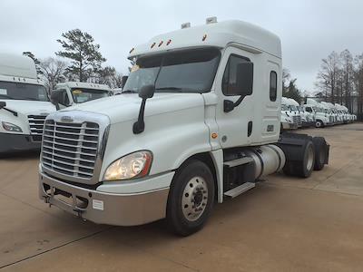 Used 2020 Freightliner Cascadia Cummins X15 Semi Truck with Sleeper Cab for sale #899566 - photo 1