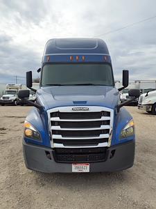 Used 2020 Freightliner Cascadia Detroit Diesel DD15 Semi Truck with Sleeper Cab for sale #247713 - photo 2