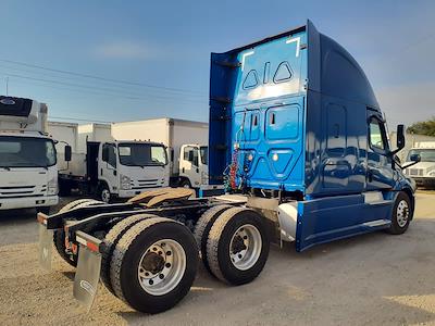 Used 2020 Freightliner Cascadia Detroit Diesel DD15 Semi Truck with Sleeper Cab for sale #292227 - photo 2