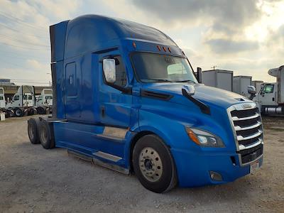 Used 2020 Freightliner Cascadia - photo 1
