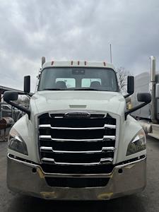 Used 2021 Freightliner Cascadia - photo 1