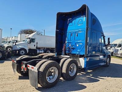 Used 2023 Freightliner Cascadia Detroit Diesel DD15 Semi Truck with Sleeper Cab for sale #568996 - photo 2
