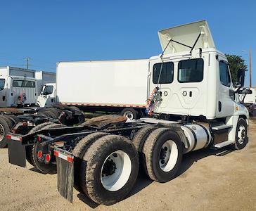Used 2018 Freightliner Cascadia Detroit DD13 Semi Truck for sale #776618 - photo 2