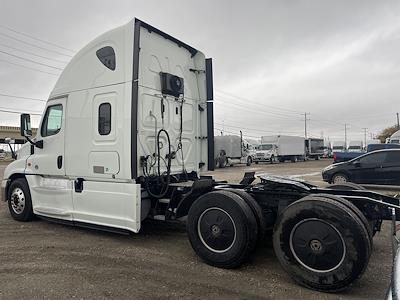 Used 2019 Freightliner Cascadia Detroit Diesel DD15 Semi Truck with Sleeper Cab for sale #807210 - photo 2