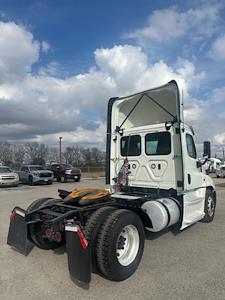 Used 2019 Freightliner Cascadia - photo 1