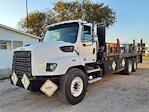 Used 2018 Freightliner 114SD Conventional Cab Flatbed Truck for sale #862474 - photo 4