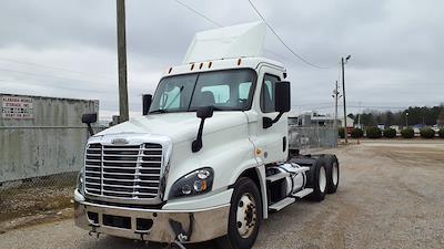 Used 2020 Freightliner Cascadia - photo 1
