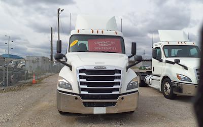 Used 2019 Freightliner Cascadia Detroit DD13 Semi Truck for sale #240779 - photo 2