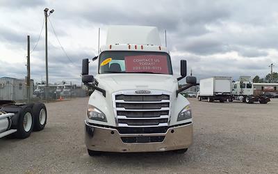 Used 2019 Freightliner Cascadia Detroit DD13 Semi Truck for sale #240782 - photo 2