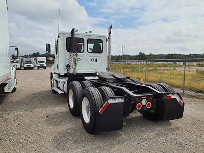 Used 2021 Freightliner Cascadia Detroit Diesel DD15 Semi Truck for sale #276657 - photo 2