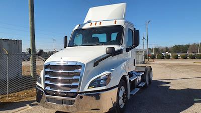 Used 2020 Freightliner Cascadia - photo 1