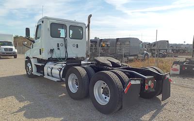 Used 2021 Freightliner Cascadia Detroit DD13 Semi Truck for sale #298321 - photo 2