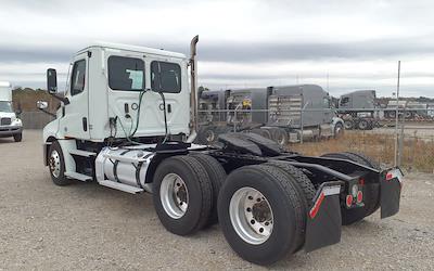 Used 2021 Freightliner Cascadia Detroit DD13 Semi Truck for sale #298323 - photo 2