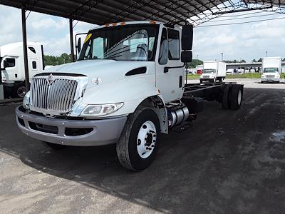 Used 2016 International DuraStar 4300 4x2 Cab Chassis for sale #393901 - photo 1