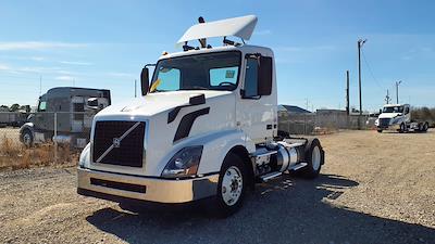 Used 2016 Volvo VNL - photo 1