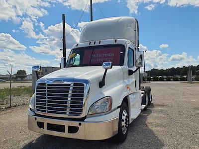 Used 2017 Freightliner Cascadia Detroit Diesel DD15 Semi Truck for sale #672733 - photo 1