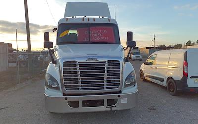Used 2018 Freightliner Cascadia Detroit DD13 Semi Truck for sale #771374 - photo 2