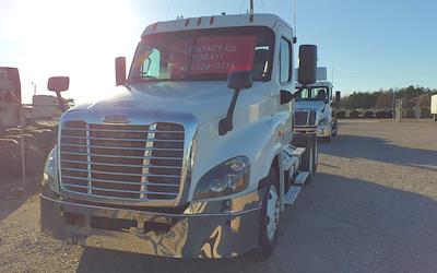 Used 2019 Freightliner Cascadia Detroit DD13 Semi Truck for sale #825326 - photo 1