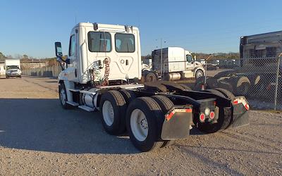 Used 2019 Freightliner Cascadia Detroit DD13 Semi Truck for sale #825326 - photo 2