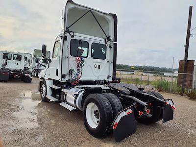 Used 2019 Freightliner Cascadia Detroit DD13 Semi Truck for sale #869454 - photo 2
