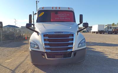 Used 2019 Freightliner Cascadia Detroit Diesel DD15 Semi Truck for sale #870526 - photo 2