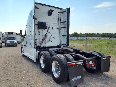 Used 2020 Freightliner Cascadia Detroit Diesel DD15 Semi Truck with Sleeper Cab for sale #874407 - photo 2