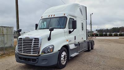 Used 2020 Freightliner Cascadia - photo 1