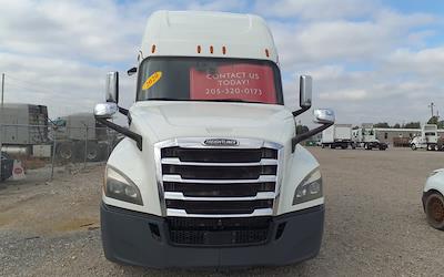 Used 2020 Freightliner Cascadia Detroit Diesel DD15 Semi Truck with Sleeper Cab for sale #878966 - photo 2