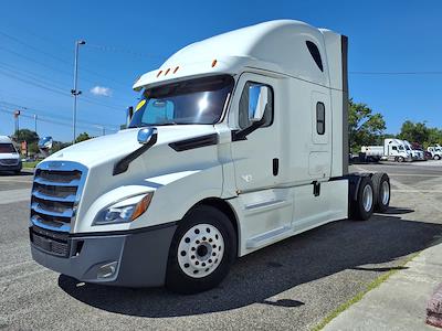 Used 2020 Freightliner Cascadia Detroit Diesel DD15 Semi Truck with Sleeper Cab for sale #239928 - photo 1