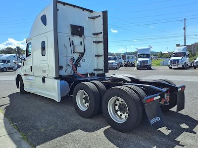 Used 2020 Freightliner Cascadia Detroit Diesel DD15 Semi Truck with Sleeper Cab for sale #239928 - photo 2