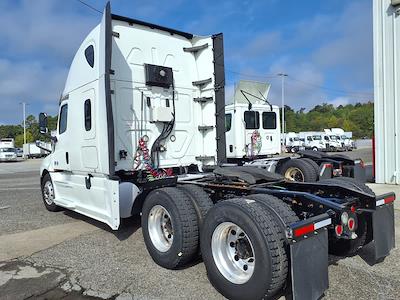 Used 2020 Freightliner Cascadia Detroit Diesel DD15 Semi Truck with Sleeper Cab for sale #240045 - photo 2