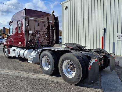 Used 2020 Freightliner Cascadia Detroit Diesel DD15 Semi Truck with Sleeper Cab for sale #240724 - photo 2