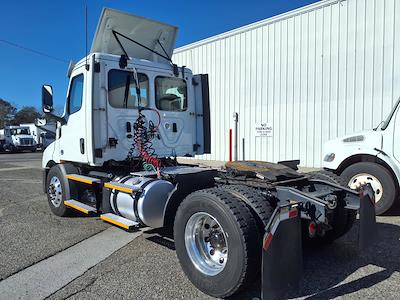 Used 2020 Freightliner Cascadia Detroit DD13 Semi Truck for sale #244891 - photo 2