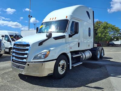 Used 2020 Freightliner Cascadia Detroit Diesel DD15 Semi Truck with Sleeper Cab for sale #265000 - photo 1