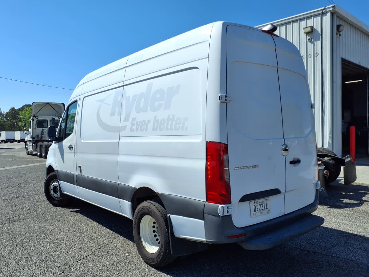 Used 2019 Freightliner Sprinter 3500 - photo 2