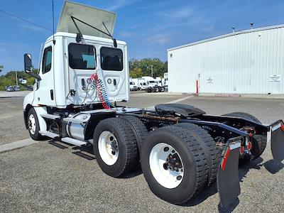 Used 2022 Freightliner Cascadia Detroit DD13 Semi Truck for sale #554083 - photo 2