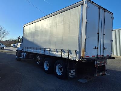 Used 2016 Freightliner 108SD Box Truck for sale #655338 - photo 2