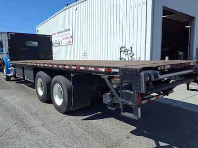 Used 2017 Freightliner M2 106 Conventional Cab Flatbed Truck for sale #674024 - photo 2