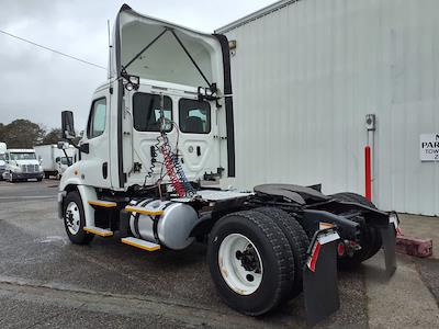 Used 2018 Freightliner Cascadia Detroit DD13 Semi Truck for sale #683711 - photo 2