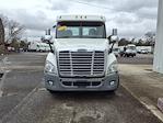 Used 2018 Freightliner Cascadia Detroit Diesel DD15 Semi Truck for sale #765523 - photo 2