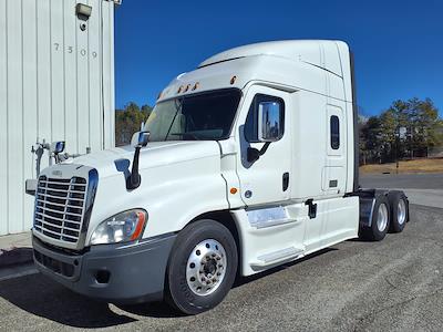 Used 2018 Freightliner Cascadia - photo 1