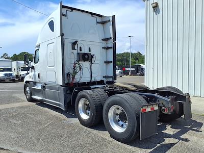 Used 2019 Freightliner Cascadia Detroit Diesel DD15 Semi Truck with Sleeper Cab for sale #862658 - photo 2