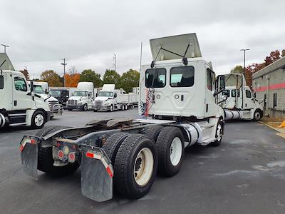 Used 2020 Freightliner Cascadia Detroit Diesel DD15 Semi Truck for sale #289526 - photo 2