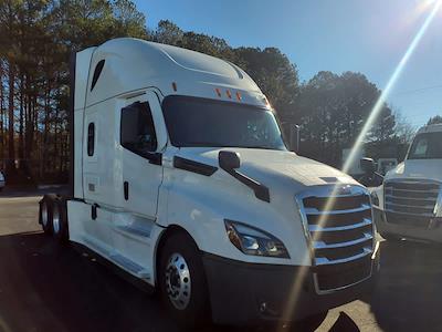 Used 2021 Freightliner Cascadia - photo 1