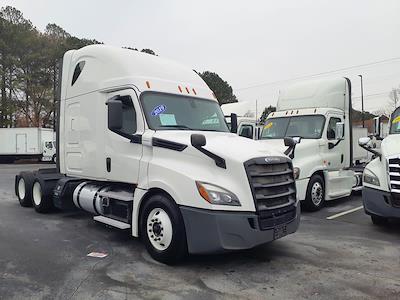 Used 2019 Freightliner Cascadia Detroit Diesel DD15 Semi Truck with Sleeper Cab for sale #578646 - photo 1