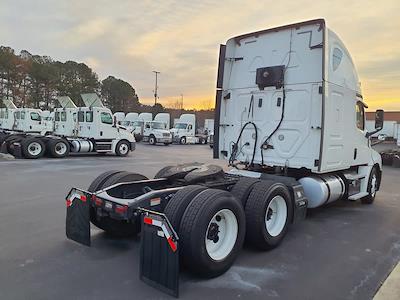 Used 2019 Freightliner Cascadia Detroit Diesel DD15 Semi Truck with Sleeper Cab for sale #578649 - photo 2